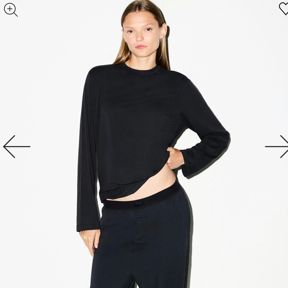 SKIMS, Boyfriend, Long Sleeve T Shirt, Onyx, XXS